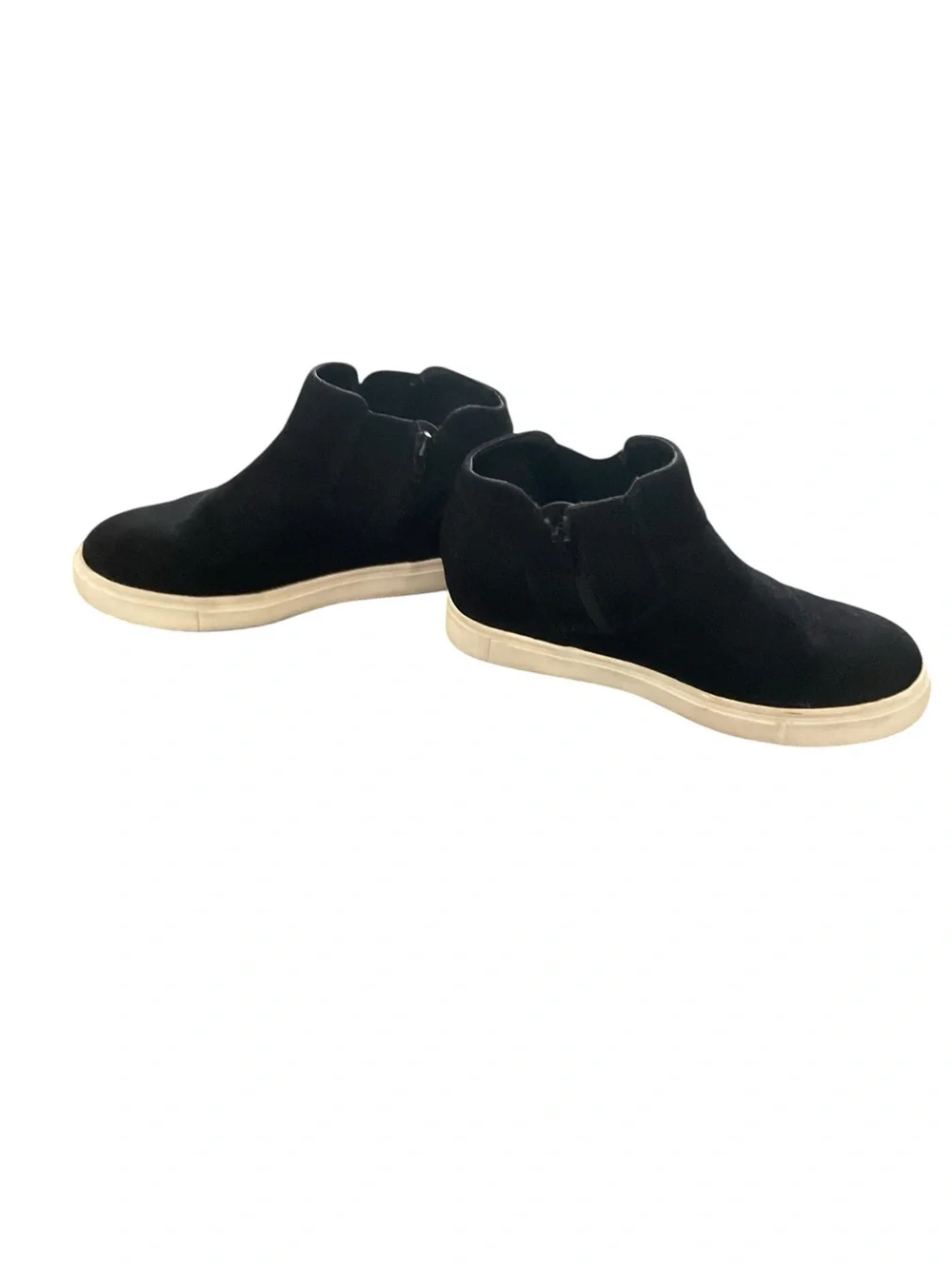 TIME and TRU Women’s Black Faux-Suede Booties Upper Twin-Gore Inner Zip 8
